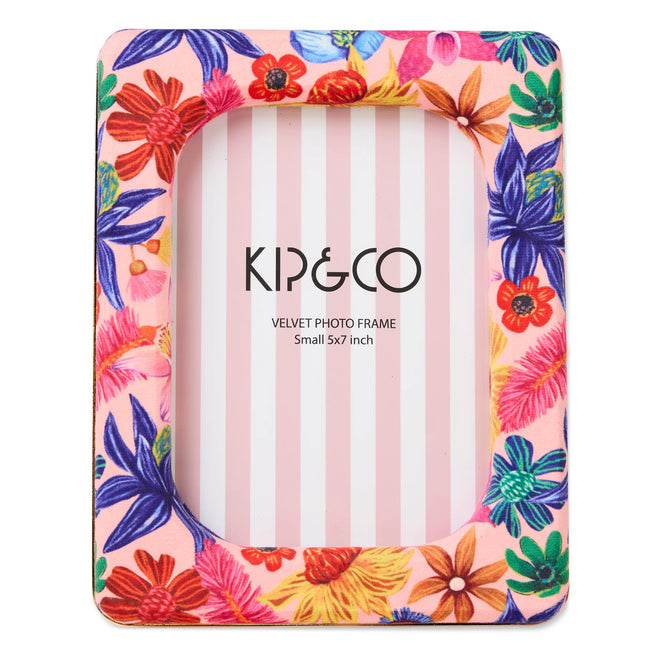 Wild Flowers Velvet Photo Frame 🤍